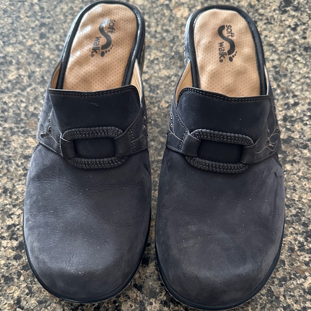 EUC SoftWalk Ladies Blue Suede Leather Open Back Clogs